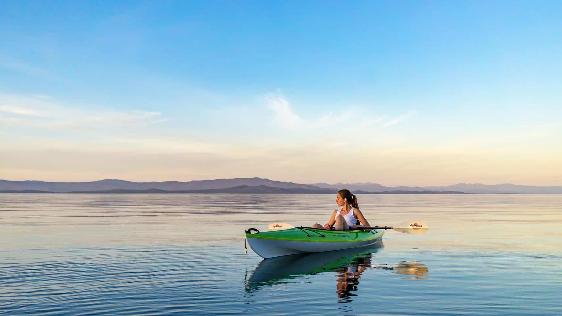 is kayaking bad for back