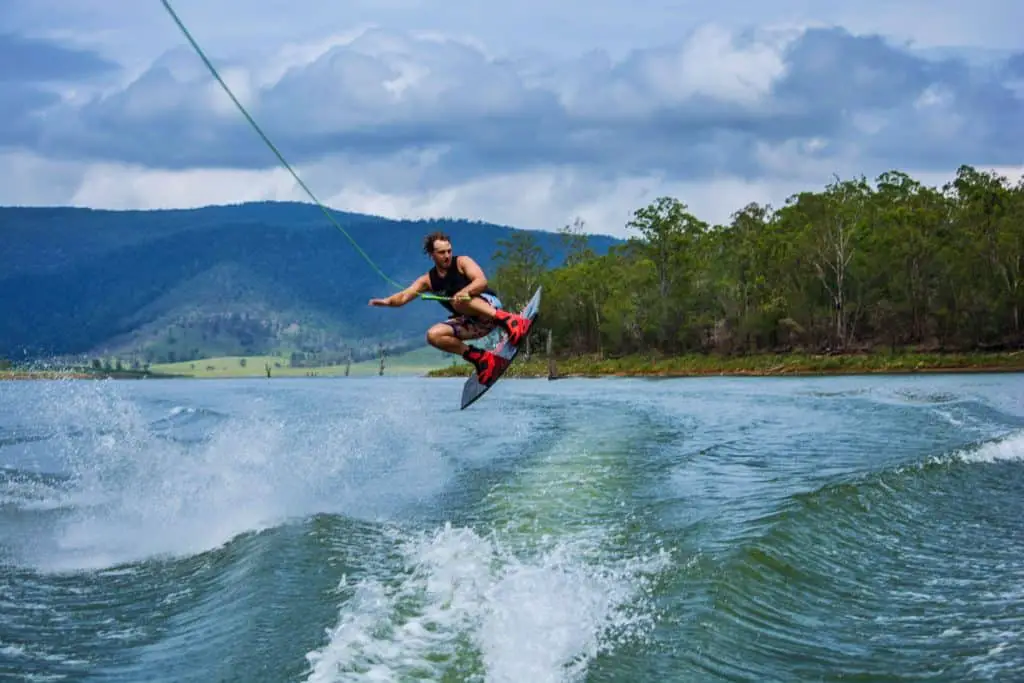 is surfing like wakeboarding