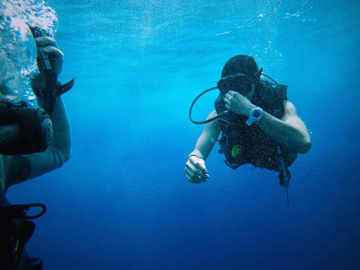 What Does Scuba Diving Feel Like? (What Beginners Can Expect)