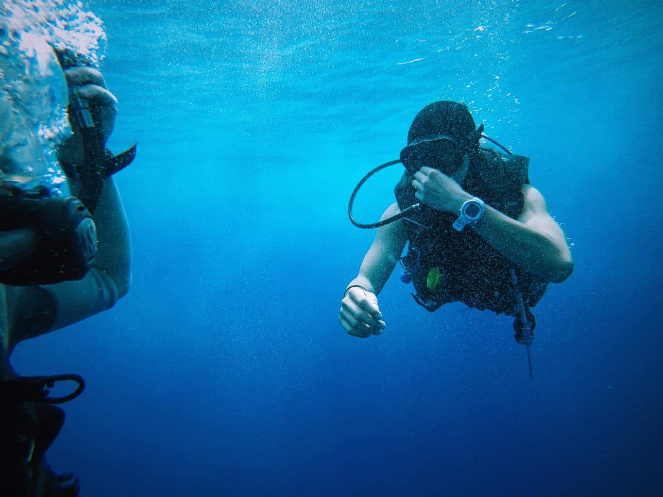 What Does Scuba Diving Feel Like? (What Beginners Can Expect)