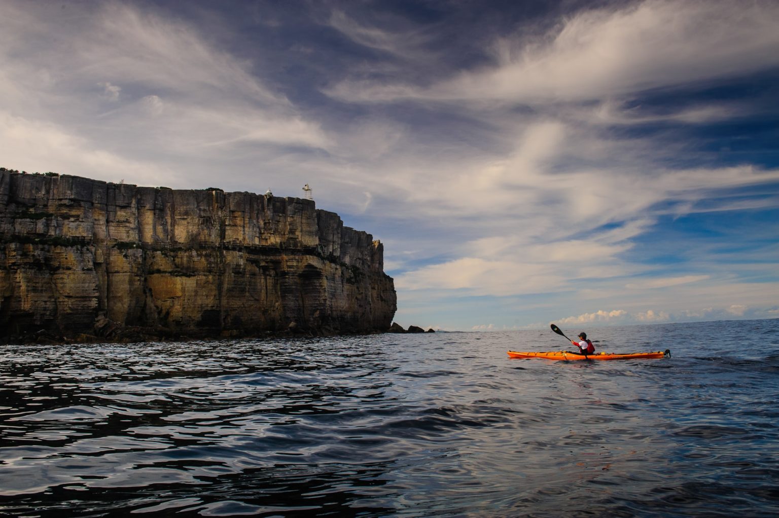 Kayaking Vs. Rowing: What's the Difference? (8 Key Differences)