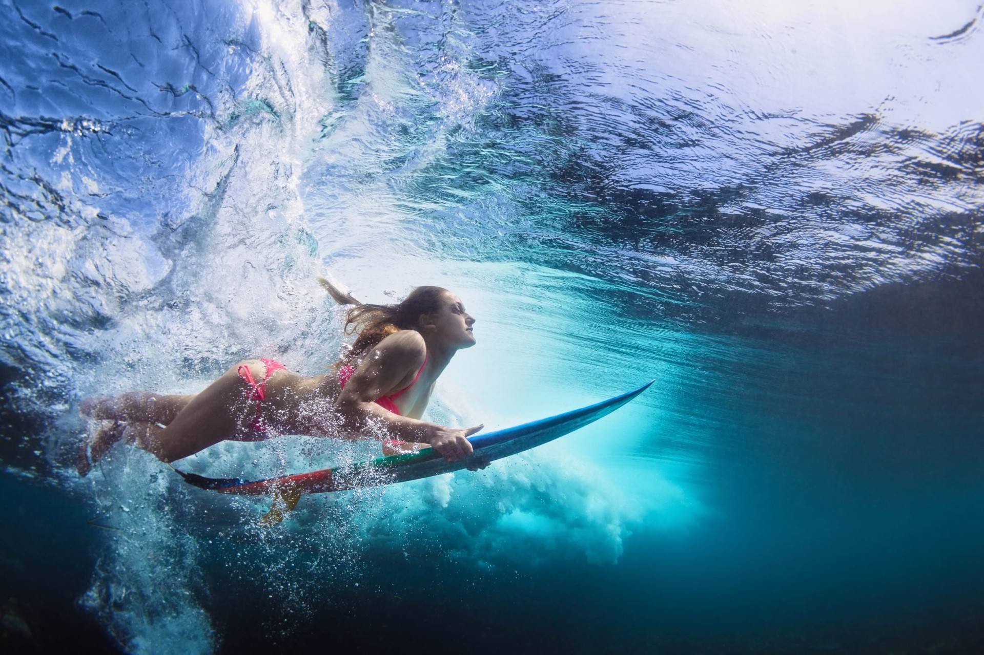 Do Surfers Open Their Eyes in the Ocean? (+Upsides & Downsides)
