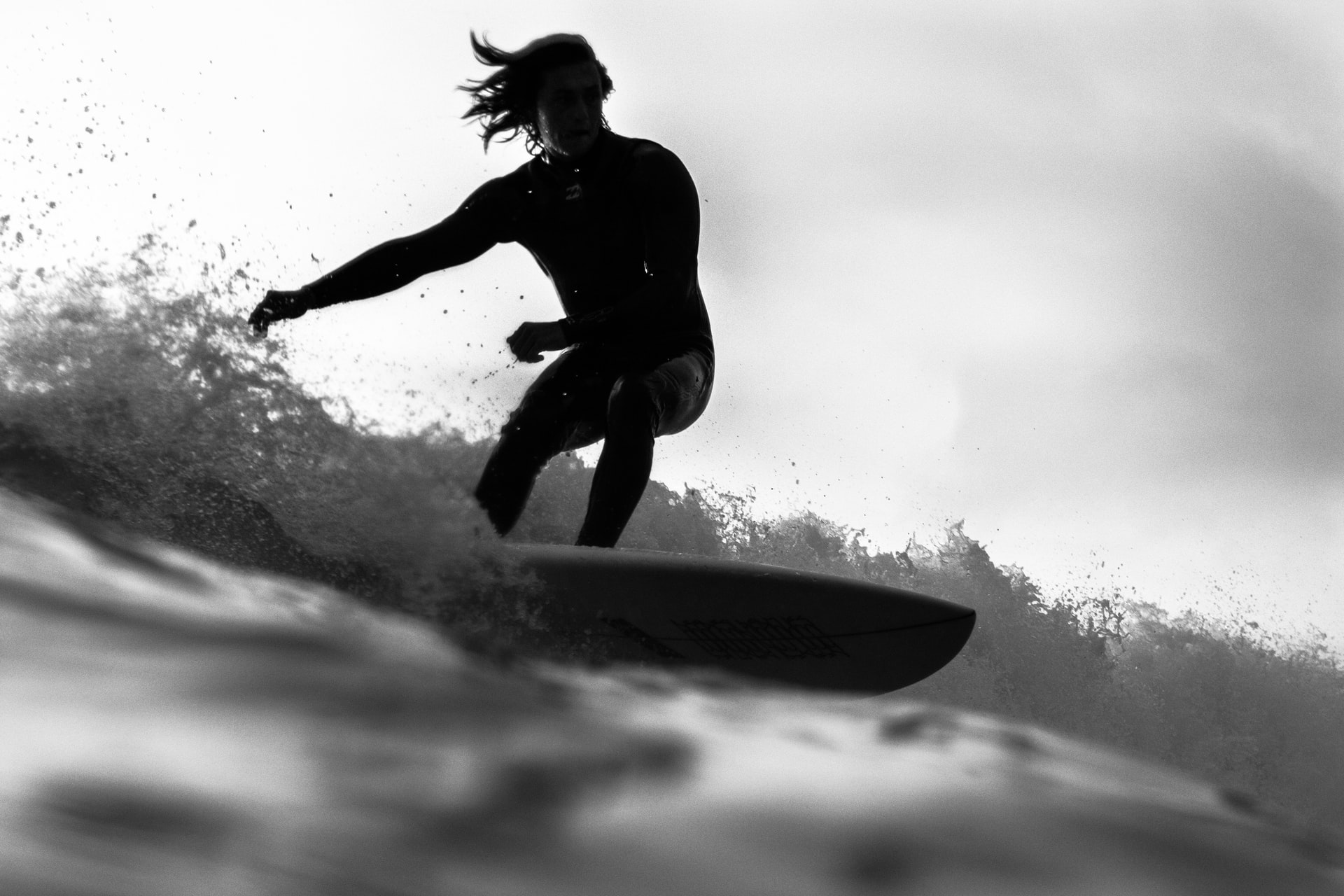 Why Do Surfers Have Long Hair? (+5 Tips for  Long-Haired Surfers)